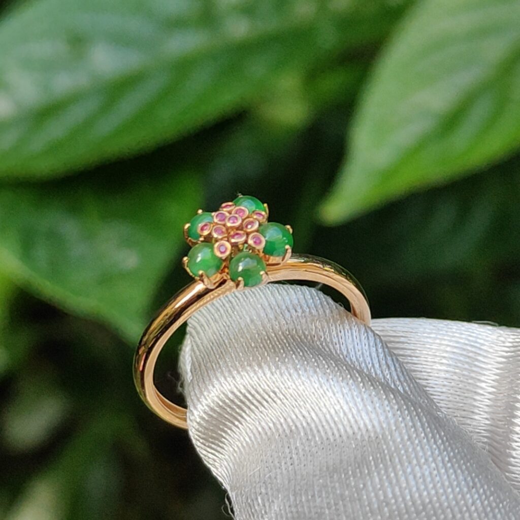 Cincin emas 18k cabochon hijau