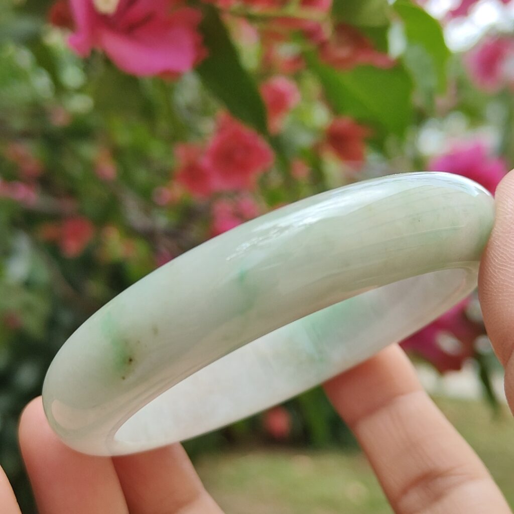 제이드 팔찌 구슬, 팔찌 싱가포르 제이드 숍 온라인 갤러리 28 녹색 패치가 있는 밝은 녹색 색조