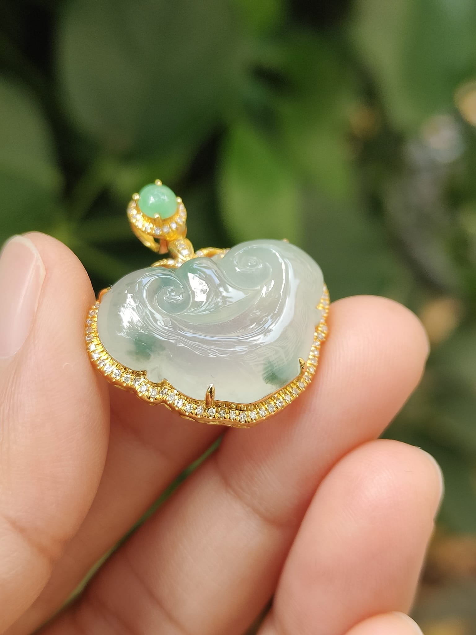 Galeri Loket Jed 16 loket ruyi jarang emas 18k